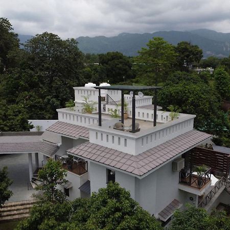 Villa Sierra Sky - Exquisite Elegant 4 Bedroom Villa 데라둔 외부 사진