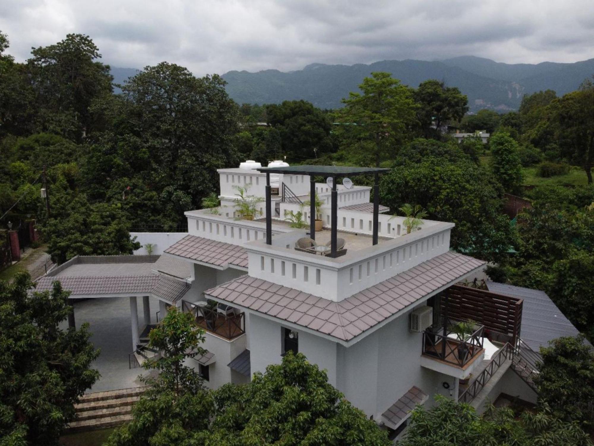 Villa Sierra Sky - Exquisite Elegant 4 Bedroom Villa 데라둔 외부 사진