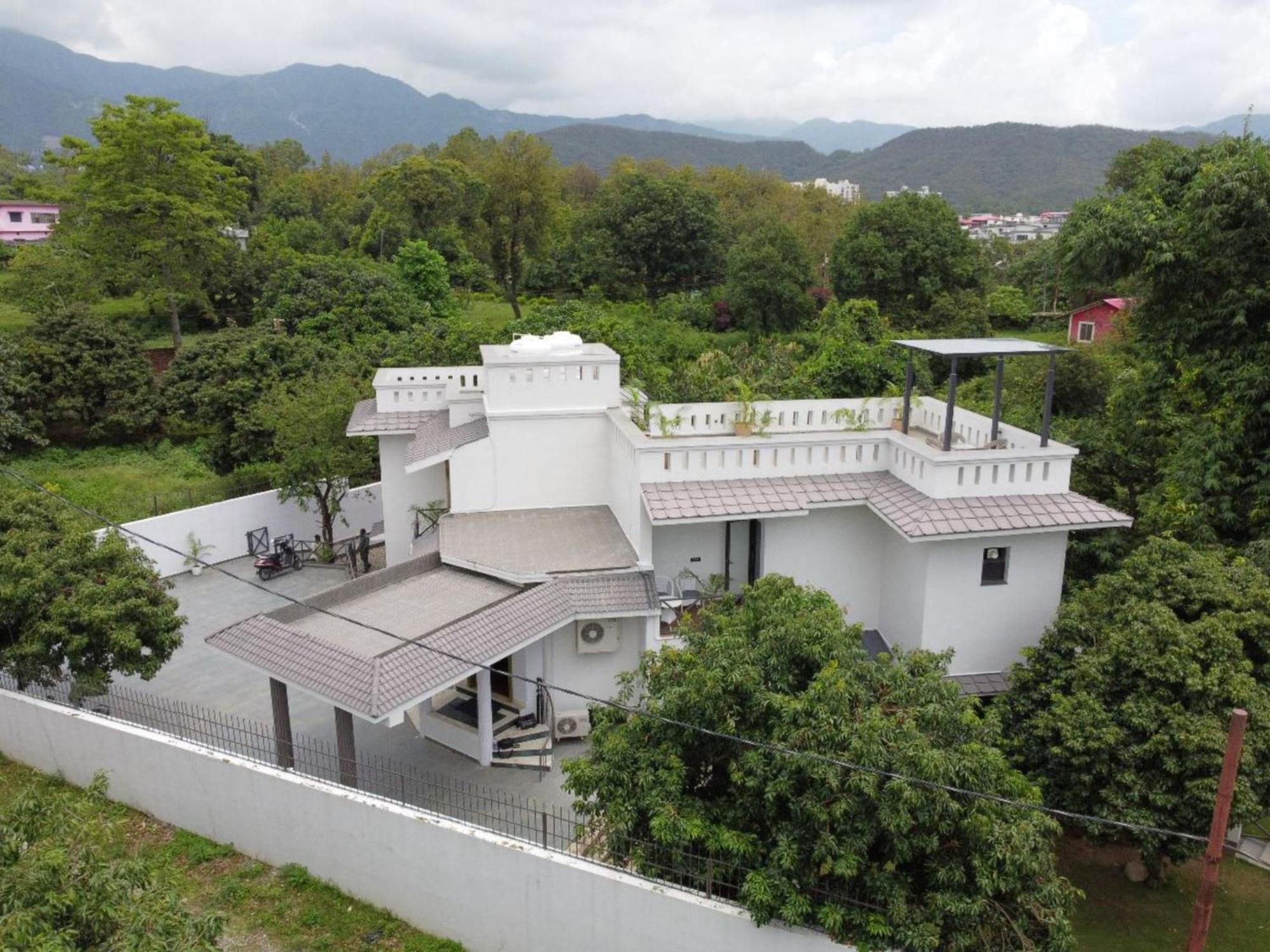 Villa Sierra Sky - Exquisite Elegant 4 Bedroom Villa 데라둔 외부 사진